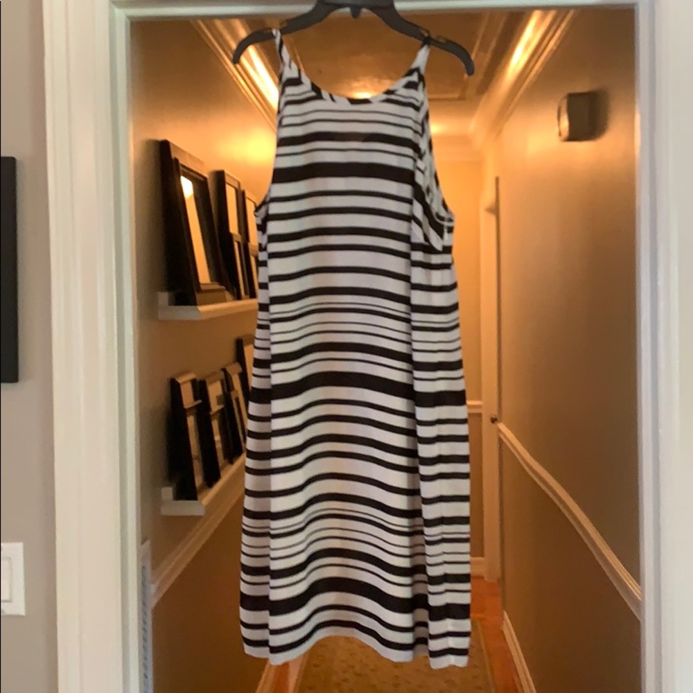 Black and white summer dress